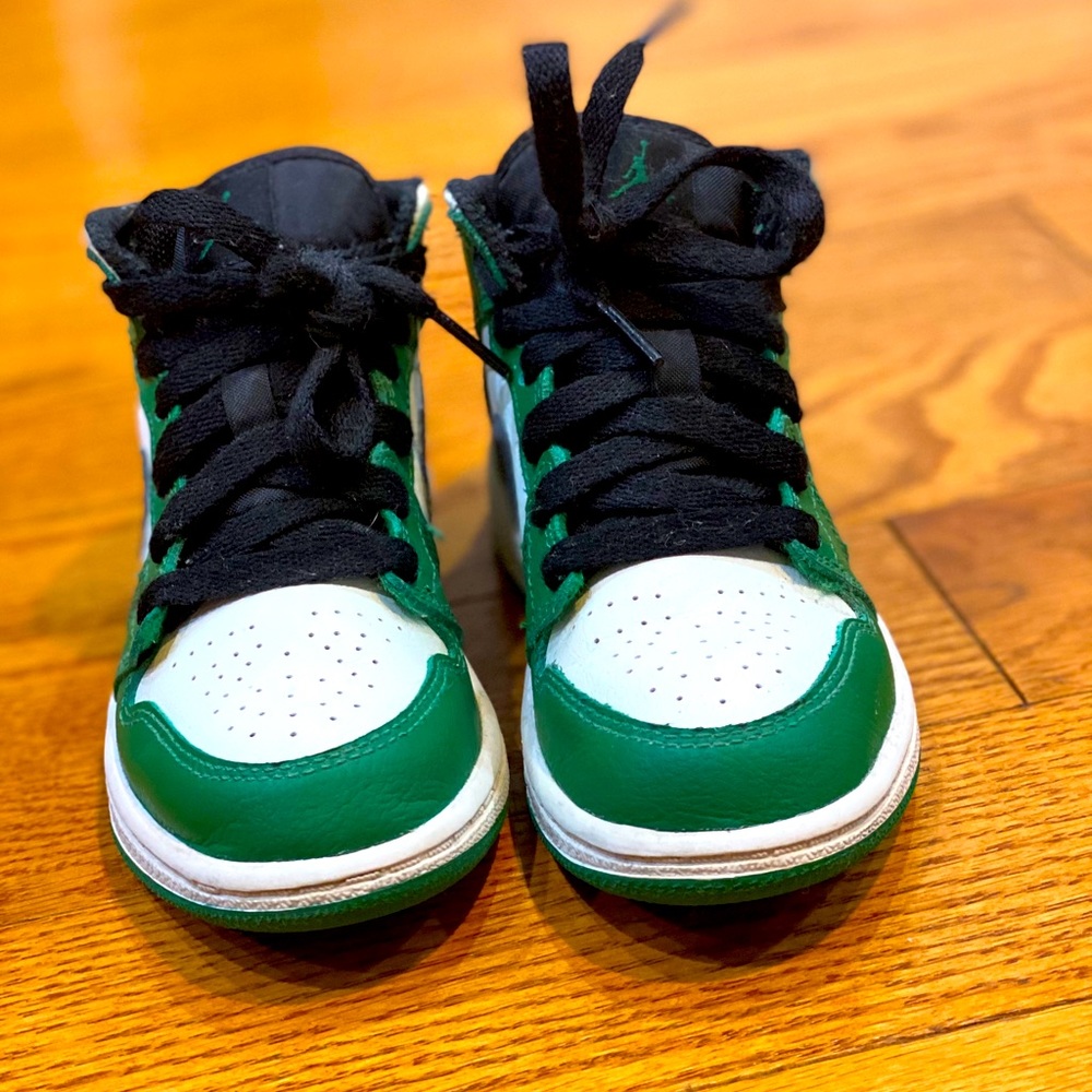 Jordan 1 SE Pine Green